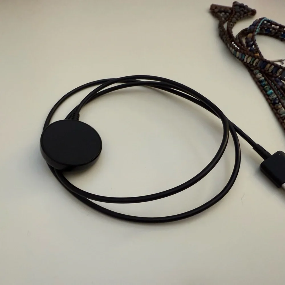 Samsung Galaxy Watch4 (S44E) with band and charger
